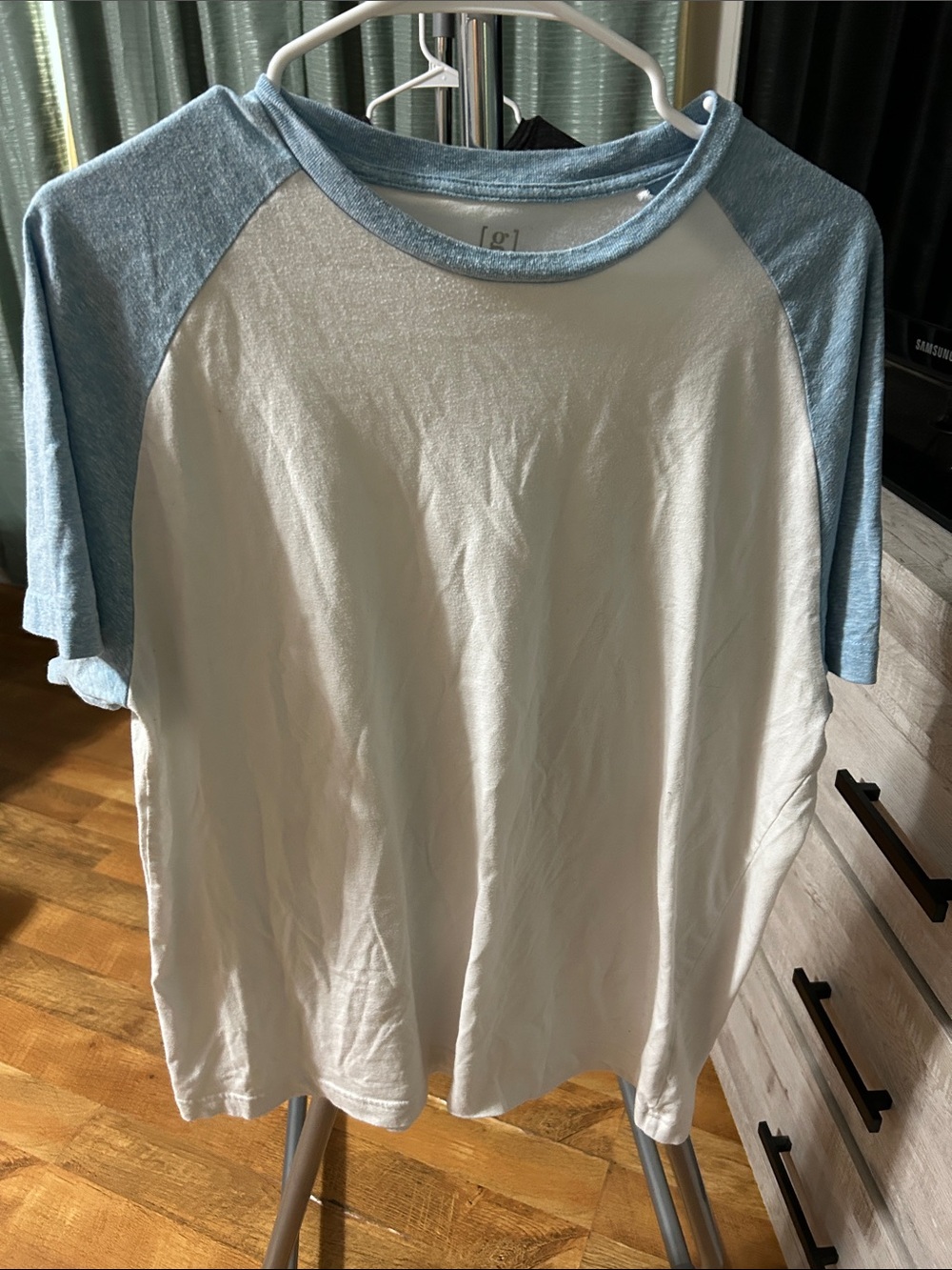 George Short-Sleeve Raglan Tee in Light Blue and White